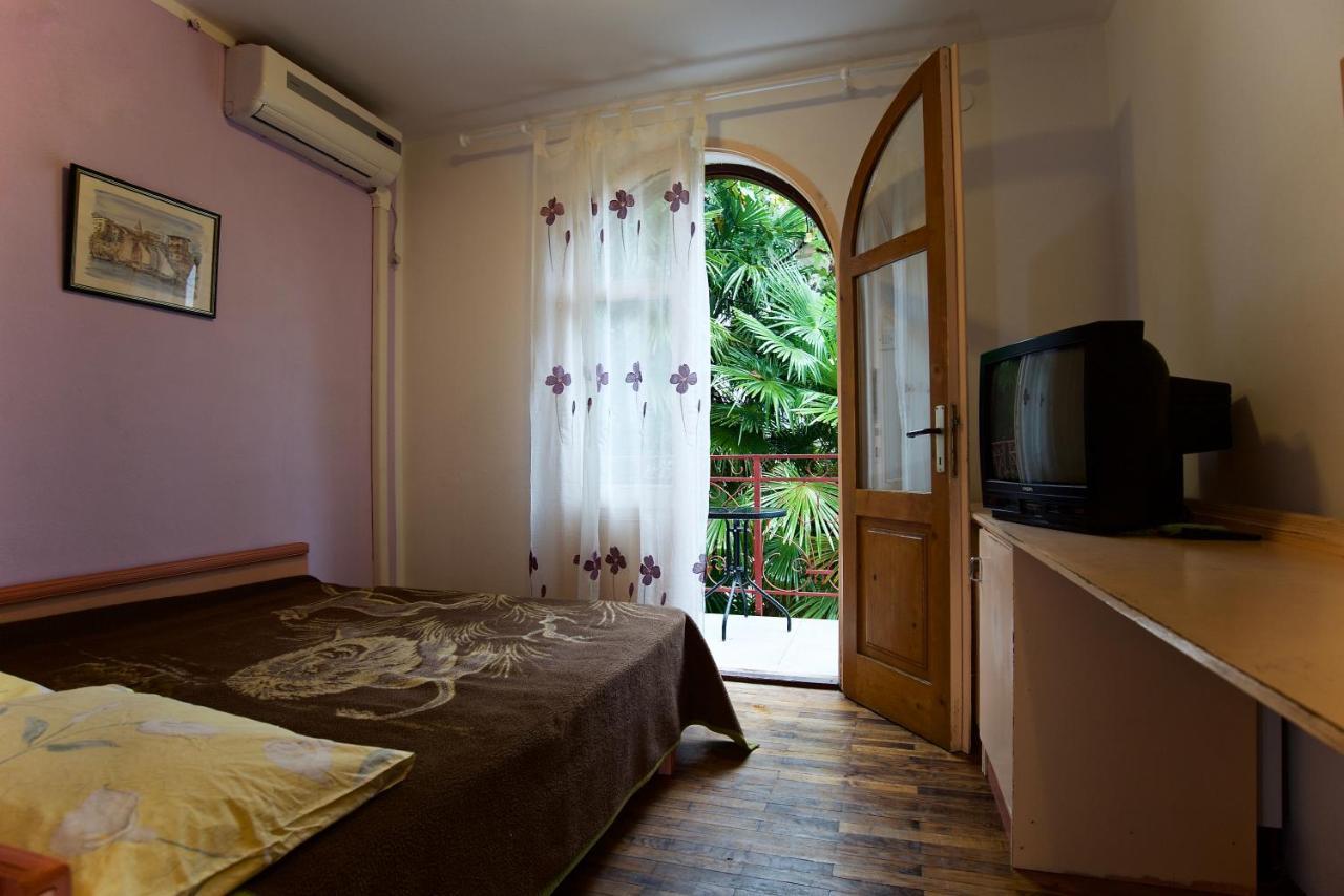 Romantic Room With Balcony Lovran Bagian luar foto